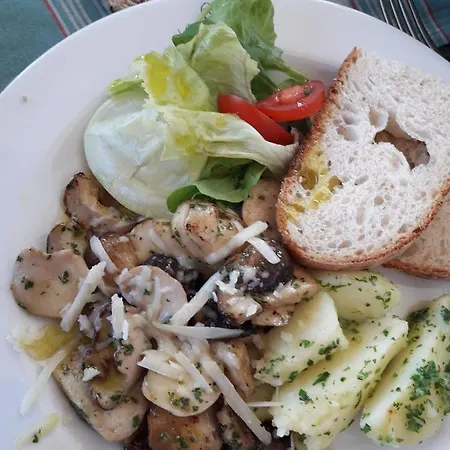 Weingut Albert, Familie Cramer 3* Kitzeck im Sausal