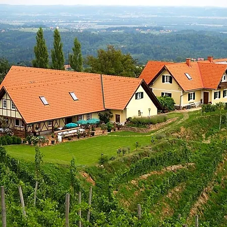 ベッド・アンド・ブレックファスト Weingut Albert, Familie Cramer キツェック・イム・ザウザル