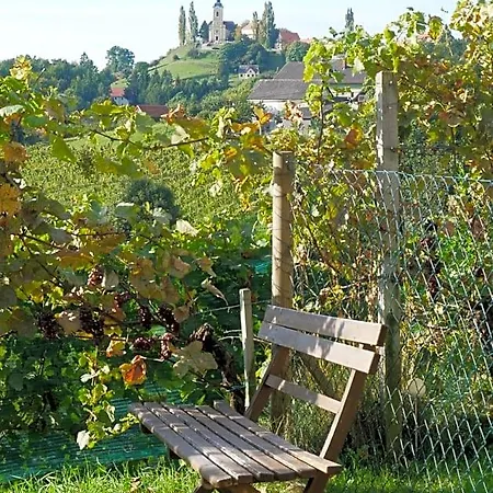 Bed & Breakfast Weingut Albert, Familie Cramer 3*