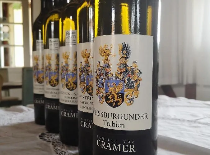 Frühstückspension Weingut Albert, Familie Cramer 3*