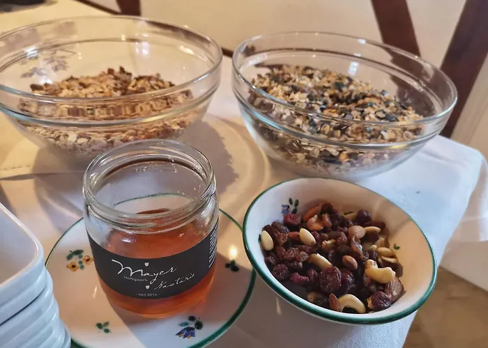 Weingut Albert, Familie Cramer Oda ve Kahvaltı 3*